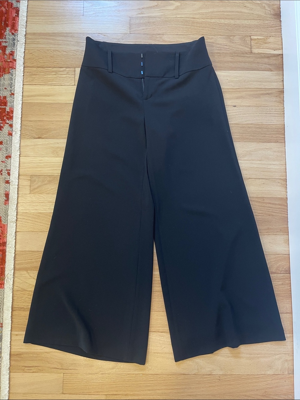 Alice + Olivia Black Wide-Leg Cropped Trousers size 6